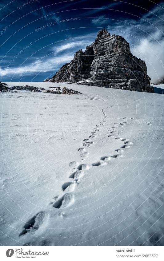 Fußspuren zum Dirndln aus der Dachsteingruppe Schnee Winterurlaub Berge u. Gebirge wandern Klettern Bergsteigen Natur Landschaft Schönes Wetter Felsen Alpen