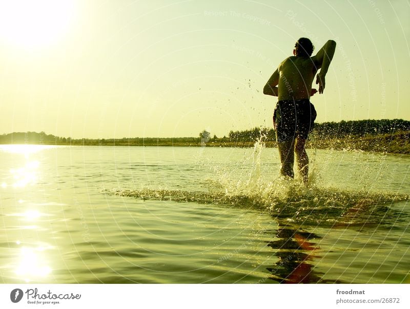 Wasser spritzt nass #1 Sommer See Stimmung Strand Aktion Gegenlicht Reflexion & Spiegelung Baggersee Schwimmen & Baden Sonne Refelektion Wassertropfen Freude