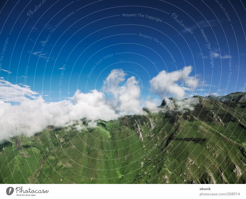 Cajam > Trujilo Umwelt Natur Landschaft Urelemente Himmel Wolken Hügel Felsen Berge u. Gebirge Ferien & Urlaub & Reisen Südamerika Peru Anden Farbfoto