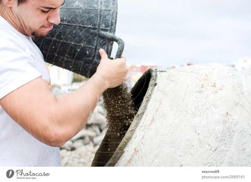 Arbeiter auf einer Baustelle Mann Arbeit & Erwerbstätigkeit Konstruktion Bauarbeiter Kunsthandwerker Zement Formular liquide Flüssigkeit Werkzeug Gemäuer Sand