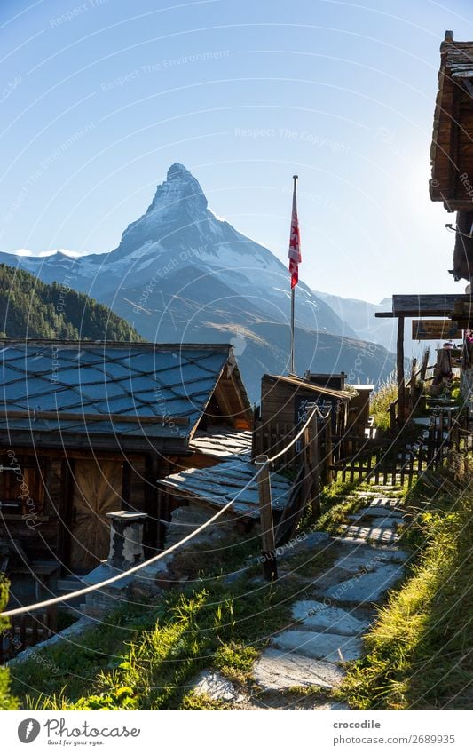 # 766 Schweiz Matterhorn Wahrzeichen Berge u. Gebirge Dorf wandern Mountainbike Trail Wege & Pfade Sonnenuntergang weiches Licht Gipfel Schneebedeckte Gipfel