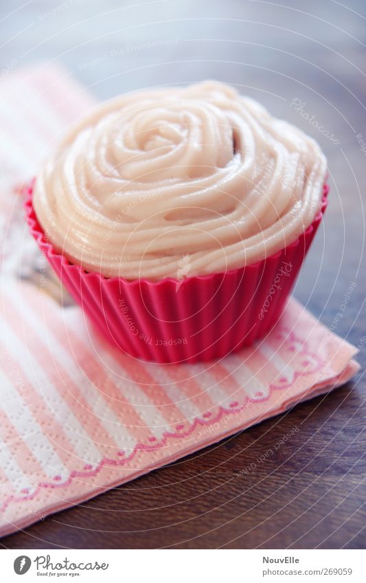 Joy. Lebensmittel Dessert Süßwaren Ernährung süß rosa Cupcake Törtchen Serviette Farbfoto Innenaufnahme Menschenleer Textfreiraum unten Tag Vogelperspektive