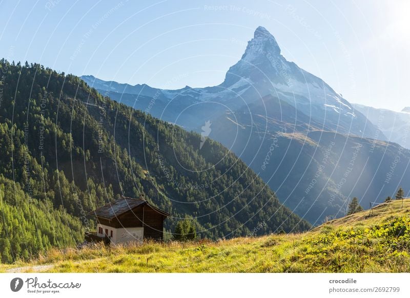 # 778 Schweiz Matterhorn Wahrzeichen Berge u. Gebirge Dorf wandern Mountainbike Trail Wege & Pfade Sonnenuntergang weiches Licht Gipfel Schneebedeckte Gipfel
