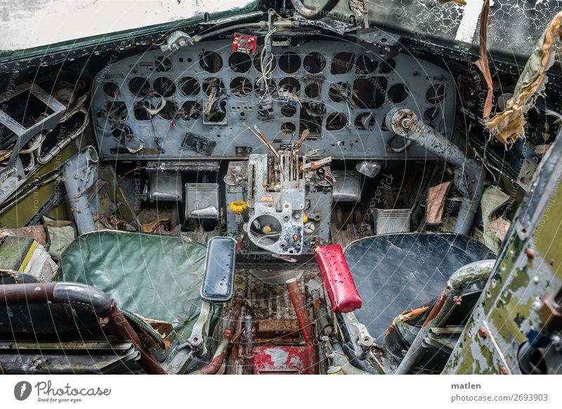 Cockpit Kabel Messinstrument Kompass Technik & Technologie Luftverkehr Flugzeug blau braun mehrfarbig gelb grau grün rot schwarz Pedal Sitz Schiffswrack nass