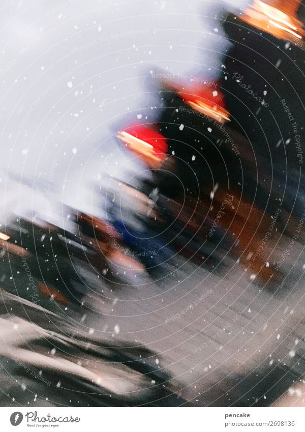 alterserscheinungen | schwindelgefühl Winter schlechtes Wetter Schnee Platz Marktplatz Stimmung Nervosität verstört Schwindelgefühl Alkoholisiert