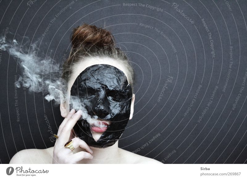 rauchiges Maskenspiel Design Haare & Frisuren Haut Gesicht Rauchen feminin Junge Frau Jugendliche Kopf dunkel schwarz Farbfoto Außenaufnahme Experiment