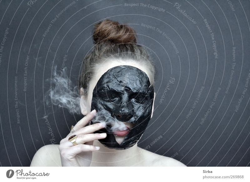 rauchiges Maskenspiel*2 Körper Haut Gesicht Rauchen Mensch feminin Junge Frau Jugendliche Kopf Haare & Frisuren brünett langhaarig schwarz weiß Farbfoto
