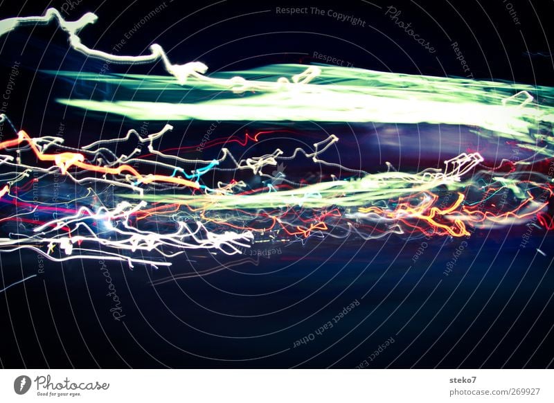 nachtspuren Straßenverkehr Bewegung Geschwindigkeit modern London Lichteffekt Verkehr Spuren Farbfoto Außenaufnahme Menschenleer Textfreiraum unten Nacht
