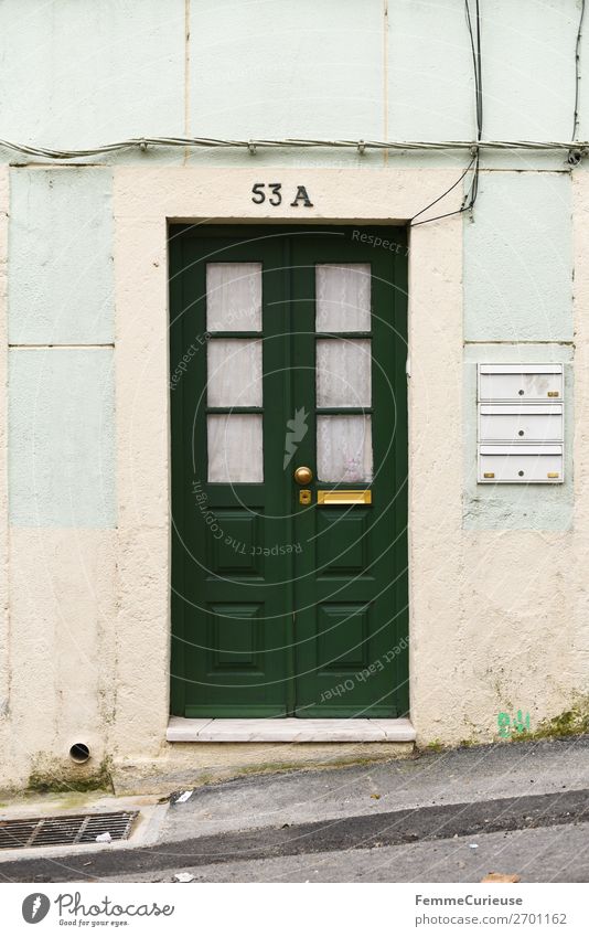 Door in Portugal Haus Ferien & Urlaub & Reisen Häusliches Leben Reisefotografie Tür Lissabon grün mint Fassade Farbfoto Außenaufnahme Zentralperspektive