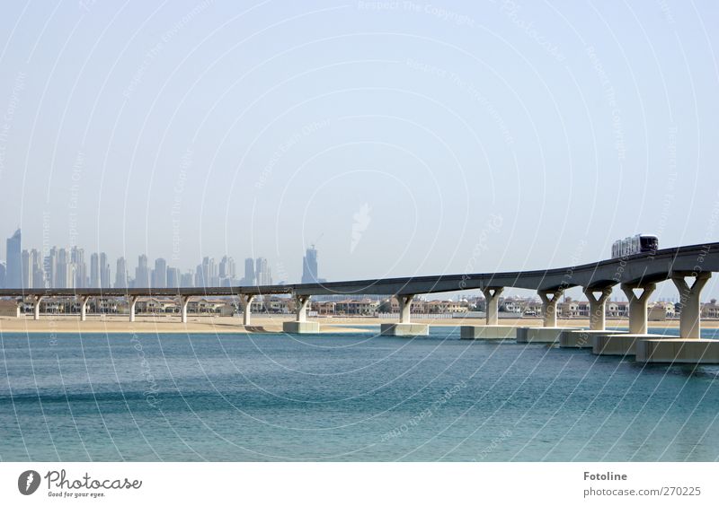 Dubai Verkehr Verkehrsmittel Verkehrswege Personenverkehr Öffentlicher Personennahverkehr Bahnfahren Brücke Schienenverkehr Hochbahn Schienenfahrzeug