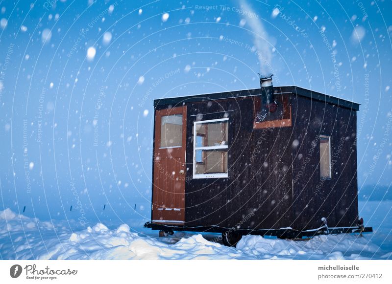 Kaltfischen Winter Schnee Natur Landschaft Himmel Eis Frost See Fluss Hütte kalt klein blau braun weiß Einsamkeit Abenteuer Baracke Bruchbude gefroren Februar
