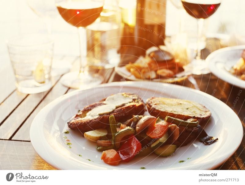 Abendmahl. Lebensmittel ästhetisch Speise Ernährung Getränk Restaurant Romantik Wein Weinflasche Weinglas Teller Steak mediterran Ferien & Urlaub & Reisen