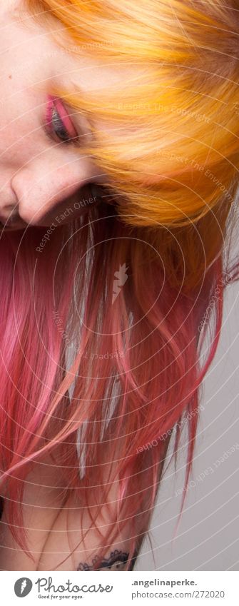 bonbon orange rosa Pony Bildausschnitt Lidschatten Nase