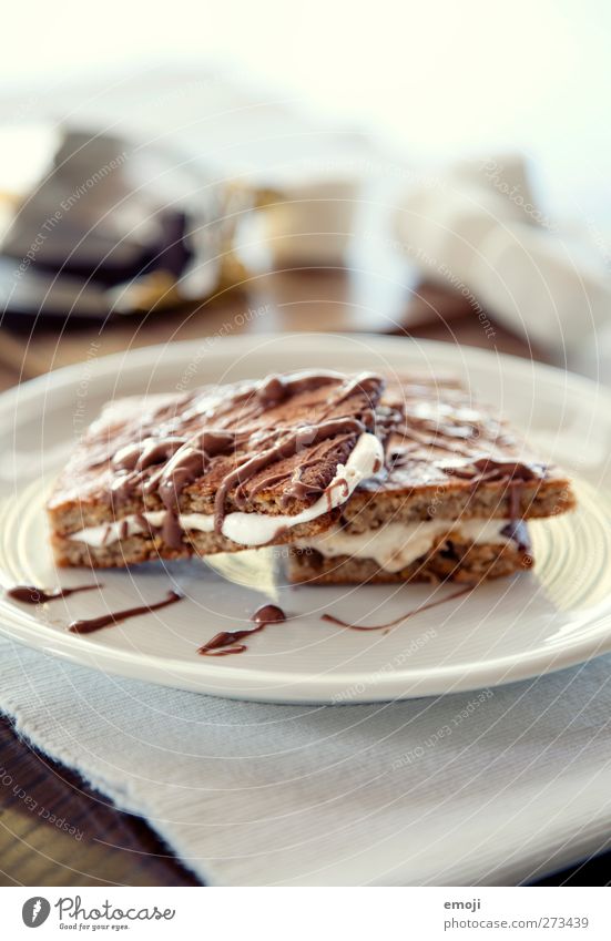 Marshmellow-Kekse Dessert Süßwaren Schokolade marshmellow Ernährung Teller lecker süß Farbfoto Innenaufnahme Nahaufnahme Detailaufnahme Makroaufnahme