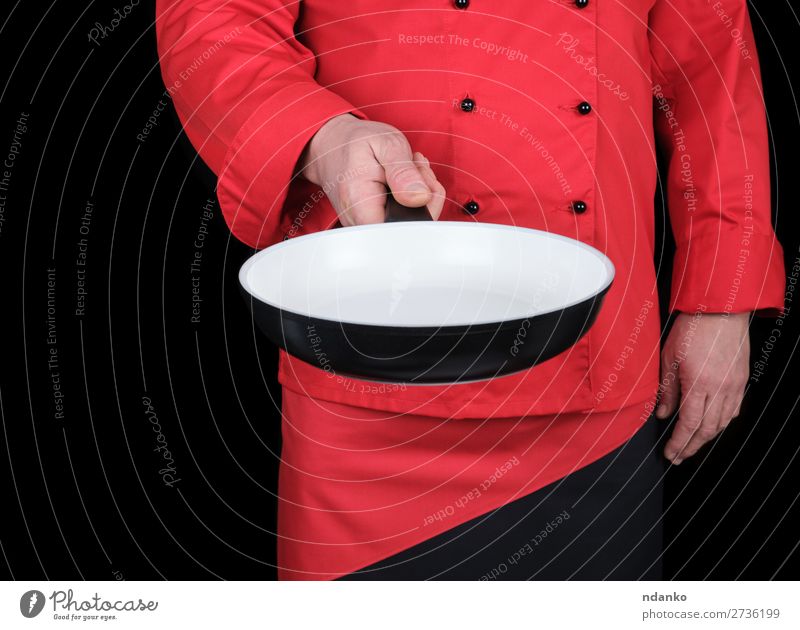 Koch mit einer leeren runden weißen Bratpfanne Pfanne Küche Restaurant Arbeit & Erwerbstätigkeit Beruf Mensch Mann Erwachsene Hand Bekleidung stehen rot schwarz