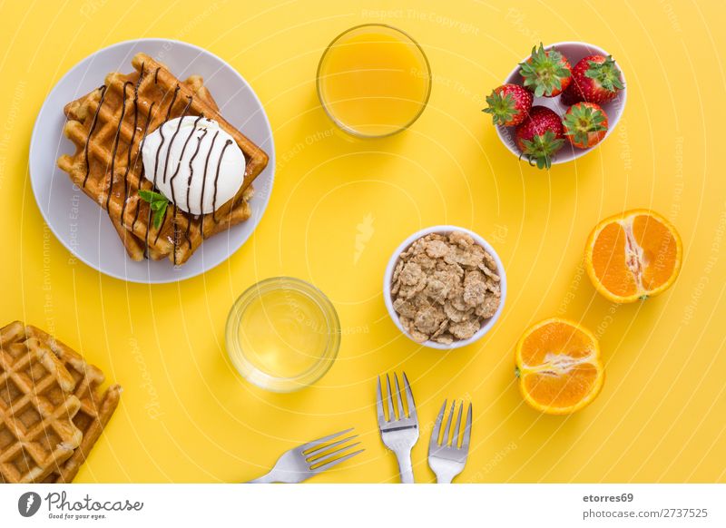 Frühstück belgisch mit Waffeln mit Eismuster Dessert Speiseeis Belgier Belgien weiß gelb Bonbon Lebensmittel Gesunde Ernährung Foodfotografie