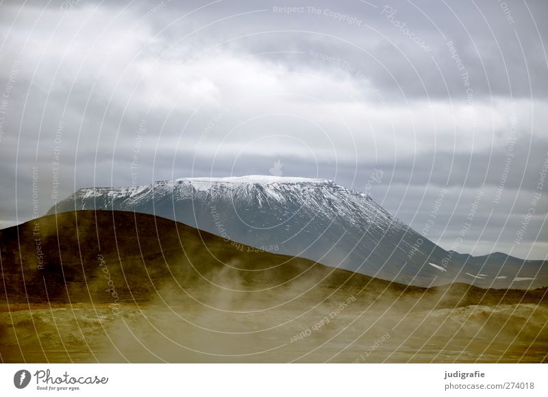 Island Umwelt Natur Landschaft Urelemente Erde Himmel Wolken Klima Schnee Berge u. Gebirge Gipfel Schneebedeckte Gipfel Vulkan Herðubreið kalt natürlich Wärme