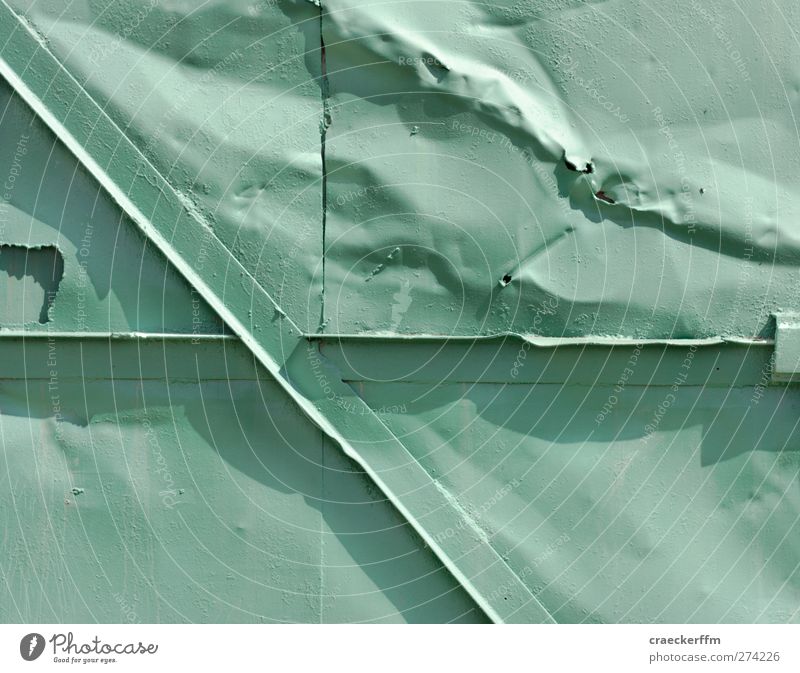 Grün Metall Linie eckig gruselig kaputt grün Angst verstört Farbfoto Außenaufnahme Muster Strukturen & Formen Menschenleer Tag Licht Schatten Kontrast
