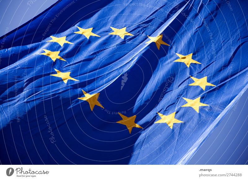 Europaflagge Zeichen Fahne Europafahne Stern (Symbol) Identität Politik & Staat Farbfoto Außenaufnahme Menschenleer Freisteller Hintergrund neutral