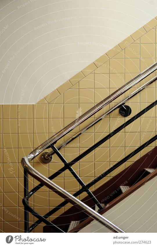 Handlaufen Architektur Treppe Metall gebrauchen berühren Bewegung ästhetisch einfach nackt rund Sicherheit Zufriedenheit Treppengeländer Treppenhaus Chrom