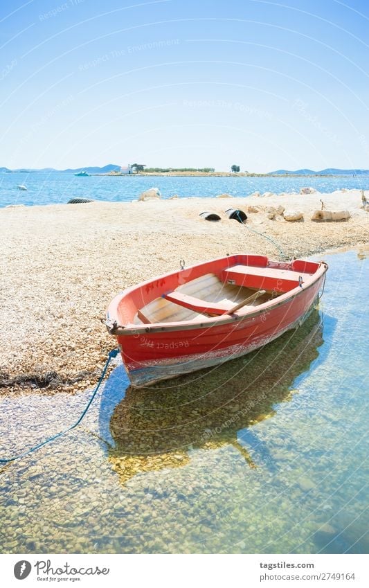 PAKOSTANE BEACH, CROATIA Adria Bucht Strand Wasserfahrzeug Camping Wolkenloser Himmel Küste Kroatien Kies Hafen Insel Landschaft Mittelmeer Mole Natur Pakostane