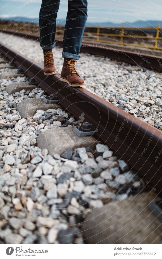 Personenausgleich auf der Schiene Mann Eisenbahn Natur Gleise Gleichgewicht laufen Rost alt Ferien & Urlaub & Reisen Lifestyle Jugendliche Landschaft Bahn schön