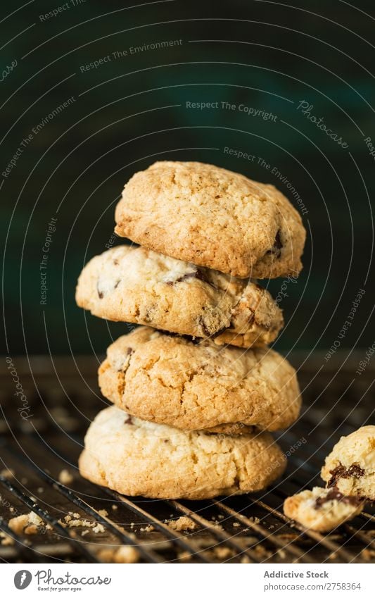 Gestapelte Cookies Plätzchen gebastelt Hand Brötchen Putten Nahaufnahme Lebensmittel Dessert süß Snack Backwaren Bäckerei Biskuit backen heimwärts