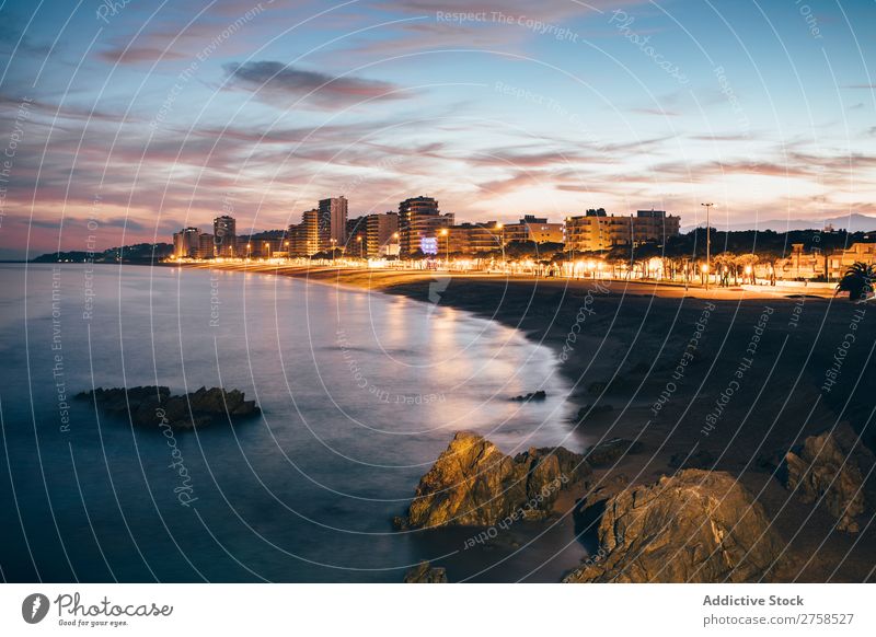 Costa Brava bei Nacht Girona Strand blau brava Gebäude ruhig Katalonien Küste Rippen dunkel Daro Ausflugsziel Europa Landschaft Licht Stimmung Menschenleer Meer