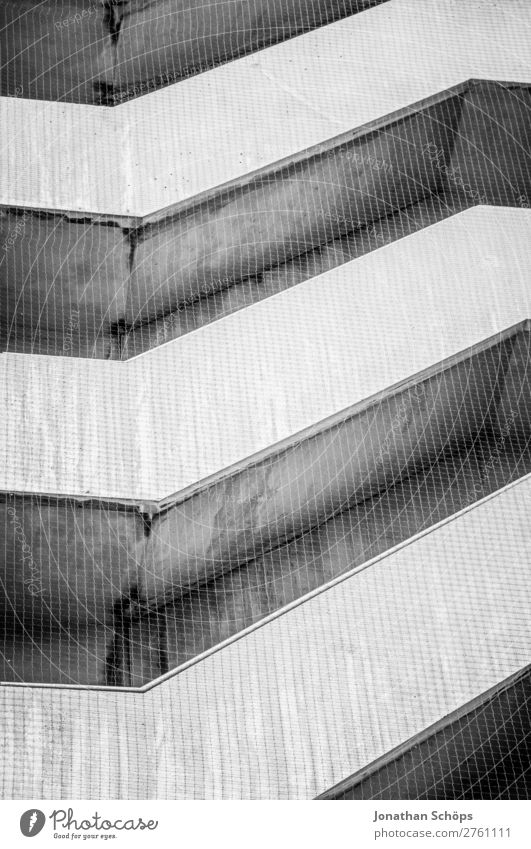 Treppen an Hochhaus in Bristol Stil Haus Stadt Stadtzentrum Skyline bevölkert Gebäude Architektur Fassade Balkon Beton Graffiti ästhetisch außergewöhnlich hoch