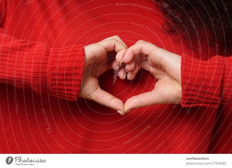 Herz Symbol Handzeichen Valentinstag Mensch feminin Mädchen Junge Frau Jugendliche Erwachsene Finger 1 13-18 Jahre 18-30 Jahre Liebe Gefühle Symbole & Metaphern