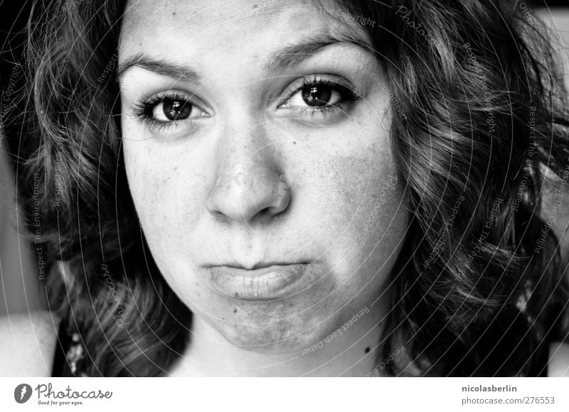 Montags Portrait 29 - sad songs schön Haare & Frisuren Haut Gesicht Junge Frau Jugendliche Erwachsene Auge Nase Lippen 1 Mensch 18-30 Jahre Locken Traurigkeit