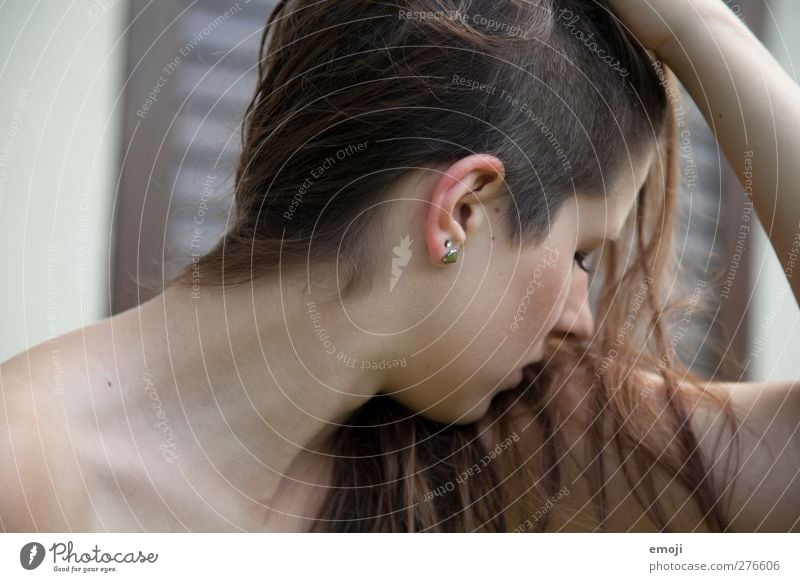 untitled feminin Junge Frau Jugendliche 1 Mensch 18-30 Jahre Erwachsene Haare & Frisuren brünett langhaarig schön einzigartig Farbfoto Außenaufnahme Tag