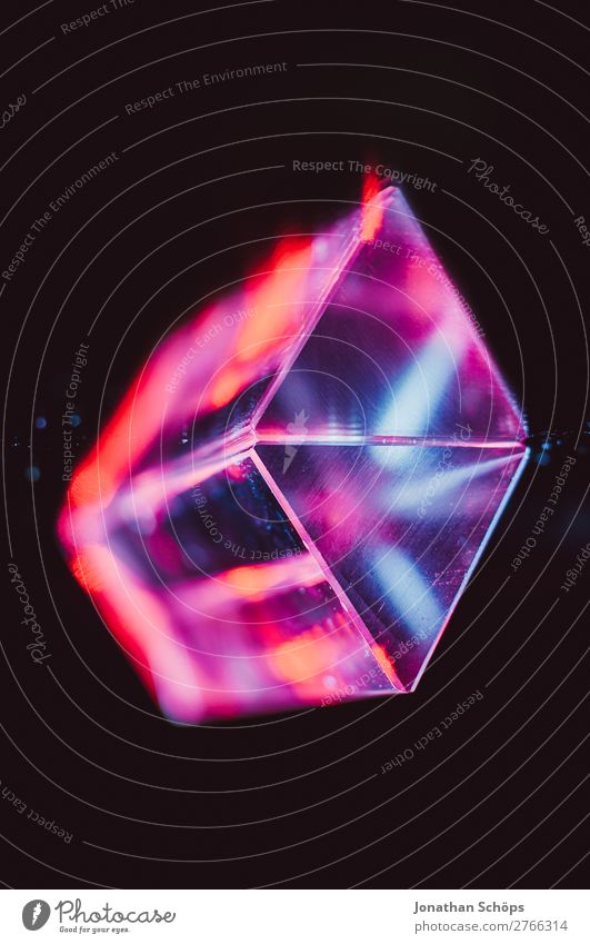 Prisma Laser Sci-fi Hintergrund Wissenschaften Computer Informationstechnologie retro blau rot schwarz Weltall Außerirdischer Dreieck Hintergrundbild