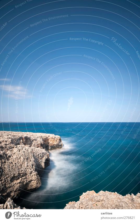 Ein letzter Blick auf's Meer ...... Umwelt Natur Urelemente Luft Wasser Himmel Sommer Schönes Wetter Felsen Küste Mittelmeer ästhetisch blau Gischt Wellen