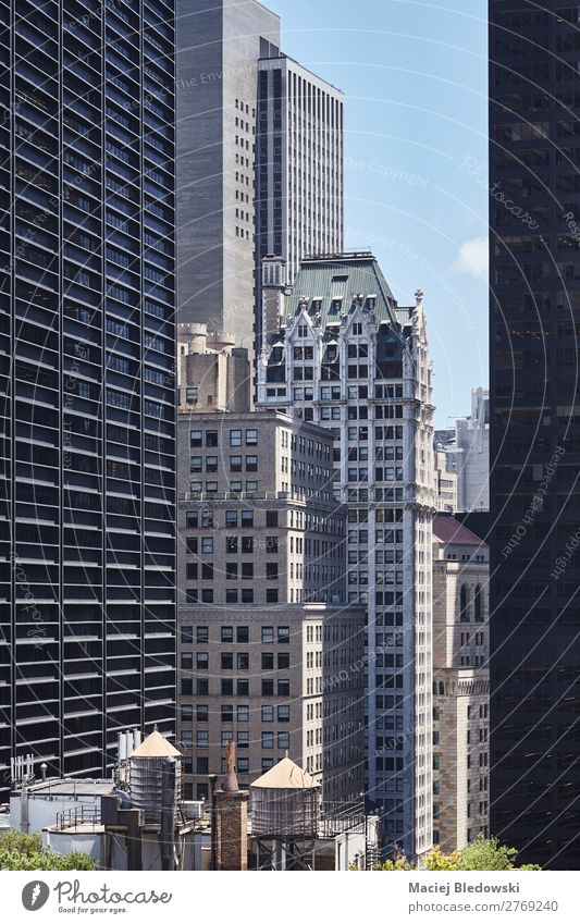 Wassertanks auf einem Dach, New York, USA. Lifestyle Reichtum elegant Stil Design Häusliches Leben Wohnung Büro Stadt überbevölkert Hochhaus Gebäude Architektur