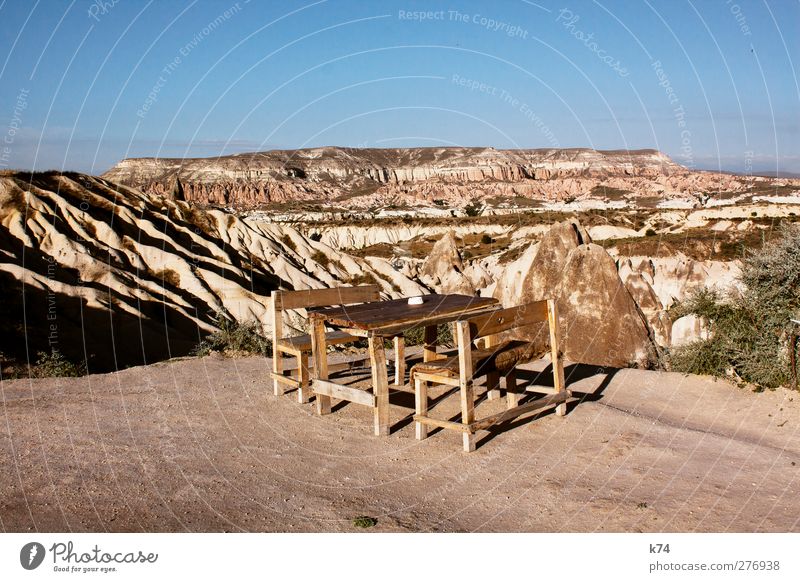 panorama bar Natur Landschaft Erde Sand Himmel Schönes Wetter Berge u. Gebirge Stein sitzen außergewöhnlich groß blau braun Horizont Tisch Stuhl Cappadocia