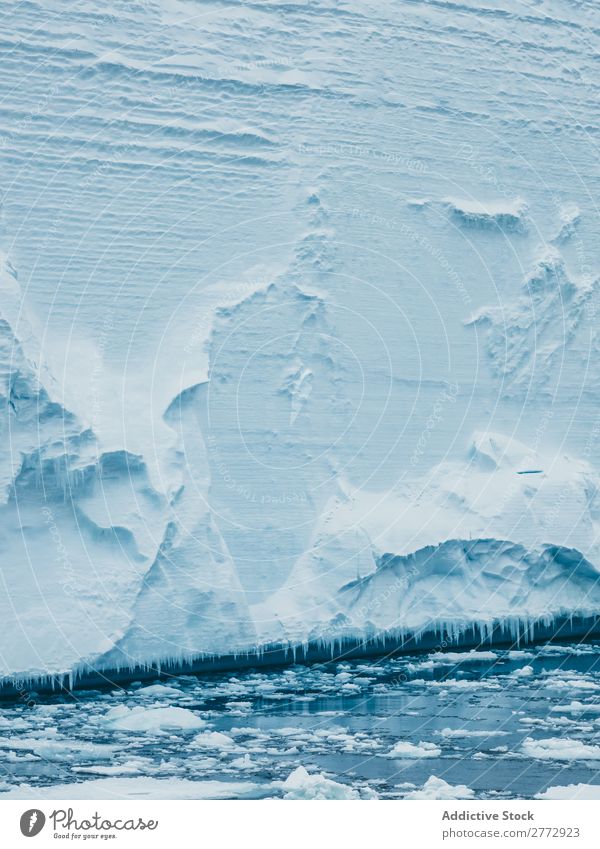 Gletscherwall im Meer Wand Eis Eisberg Landschaft dramatisch Umwelt riesig Beautyfotografie Wasser polar Norden Arktis Ferien & Urlaub & Reisen Natur gefroren