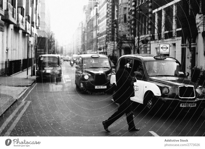 Straßen von London City. England Großbritannien Großstadt Verkehr Taxi PKW industriell Überfahrt fahren vereint Wahrzeichen Tourist Berühmte Bauten Tourismus