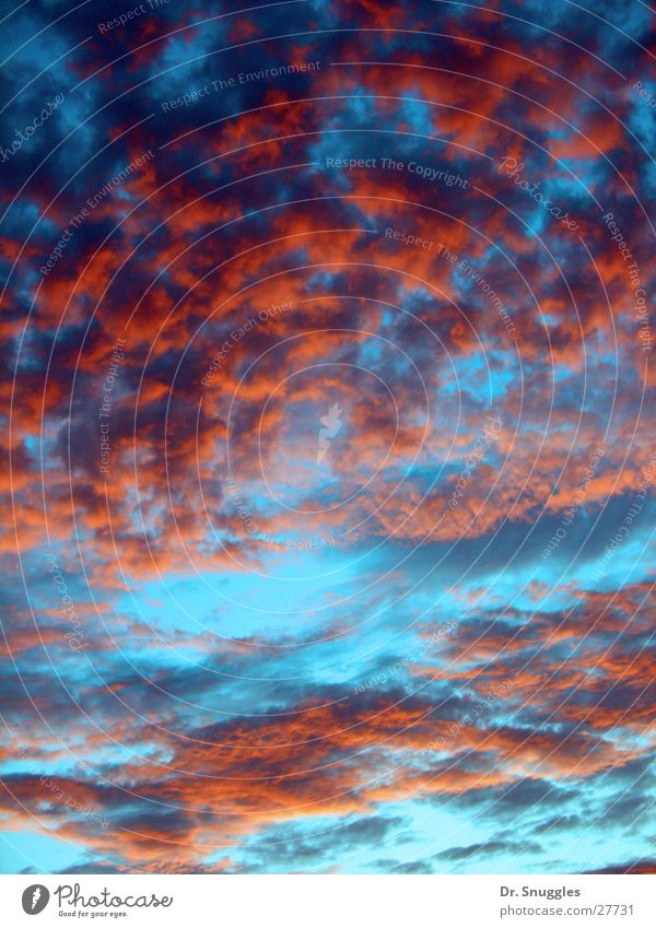 Himmlisches Farbenspiel 1 Wolken rot schlechtes Wetter Himmel blau Abend
