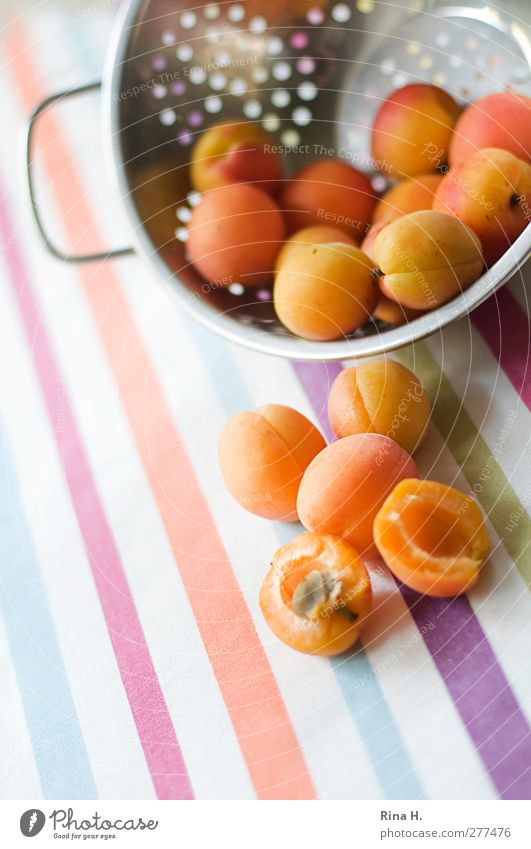 ApriKosen Frucht Aprikose Ernährung Vegetarische Ernährung Sieb fallen frisch Gesundheit hell süß mehrfarbig Vitamin Tischwäsche Streifen Muster gestreift