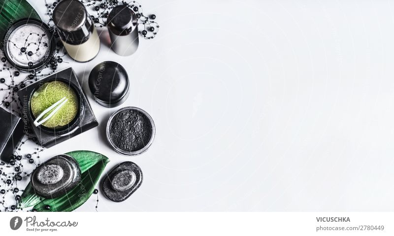 Schwarze und grüne Naturkosmetik Produkte kaufen Stil Design schön Haut Gesicht Kosmetik Creme Gesundheit Mode Hintergrundbild eye patch Aktivkohle Kohle Blog