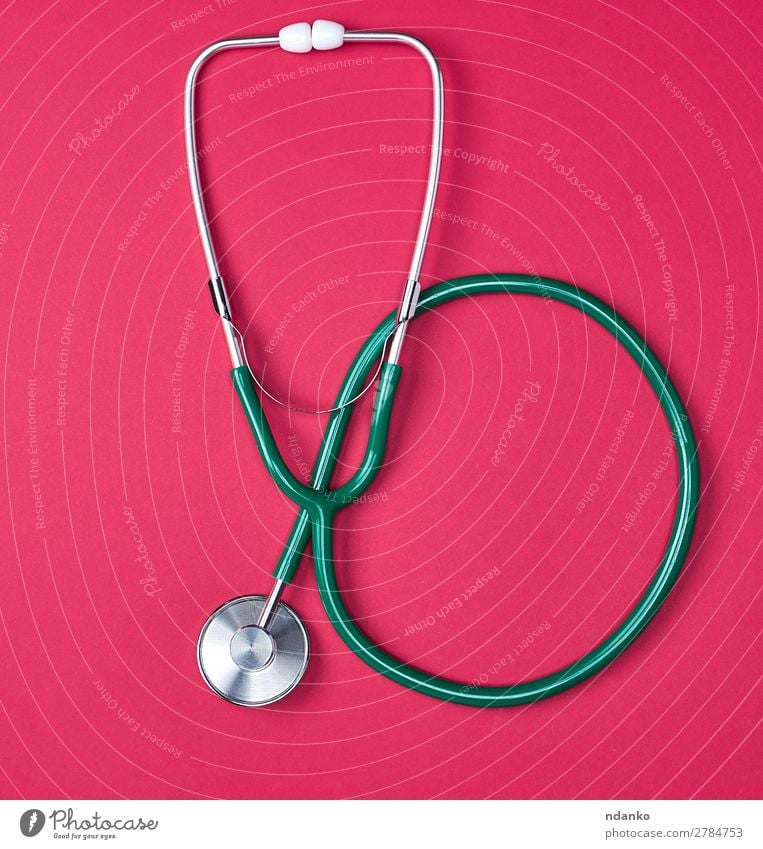 grünes medizinisches Stethoskop Gesundheitswesen Behandlung Krankheit Medikament Arzt Krankenhaus Werkzeug Accessoire Herz modern rot Kontrolle kardial kariert