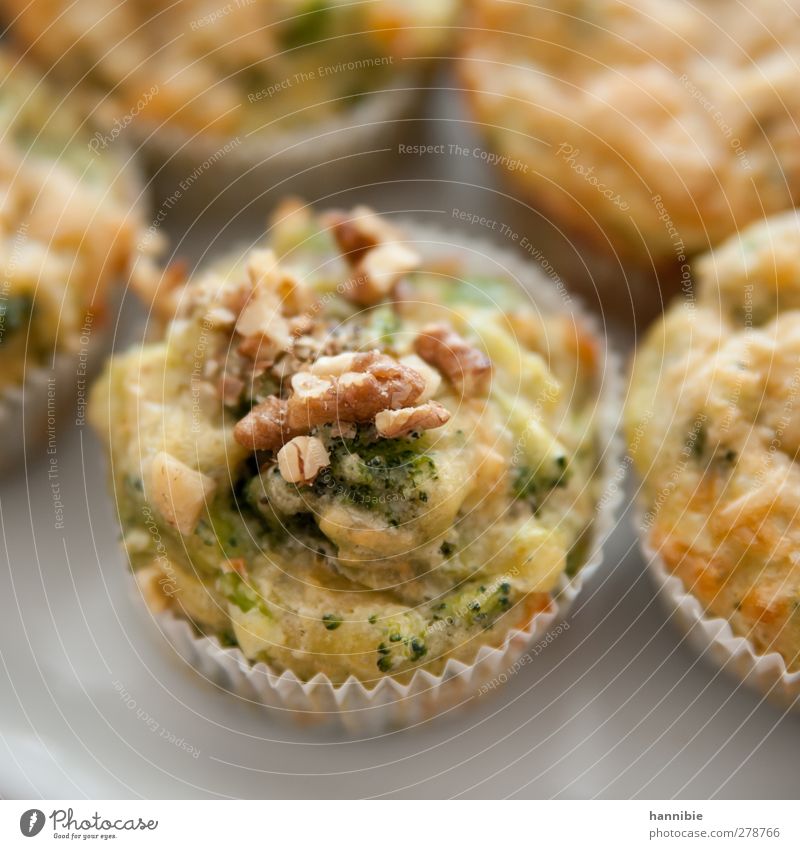 Broccoli-Käse-Muffins, selbstgemacht Lebensmittel Teigwaren Backwaren Ernährung Frühstück Mittagessen Büffet Brunch Bioprodukte Vegetarische Ernährung lecker