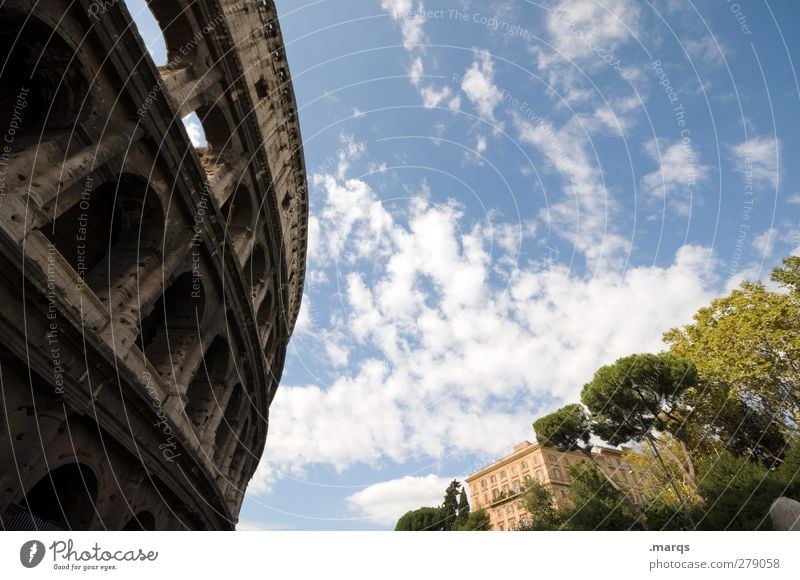 Koloss Ferien & Urlaub & Reisen Sightseeing Städtereise Kultur Himmel Wolken Rom Italien Haus Bauwerk Architektur groß Perspektive historisch Kolosseum
