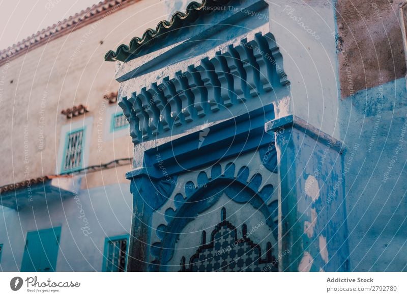 Straße mit alten Gebäuden Chechaouen Marokko Konstruktion Fassade blau Ferien & Urlaub & Reisen Sonnenstrahlen Tag Tourismus schön romantisch Kalkstein Stein
