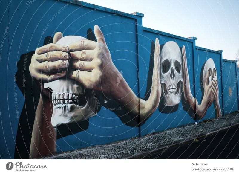 Mondays Graffiti Grafik u. Illustration Grafische Darstellung Mauer Fassade graphisch Wand Design Außenaufnahme totenkopf sehen hören sprechen Krankheit