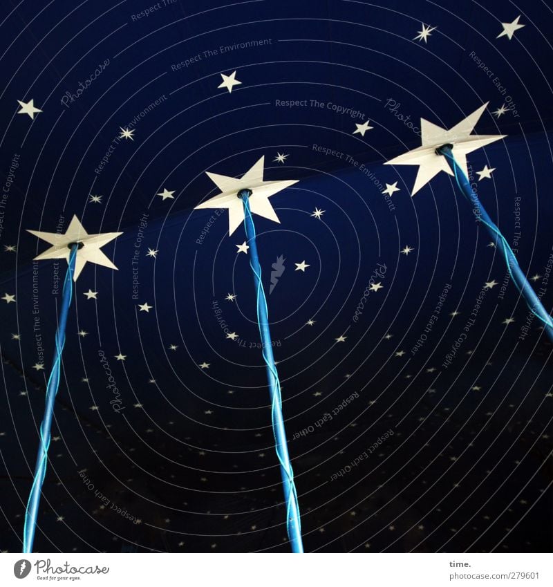 Sternenfänger Technik & Technologie Energiewirtschaft Zirkus Zelt Zelthimmel Stern (Symbol) Sternenhimmel Stab Kabel Metall Kunststoff Ornament blau ästhetisch