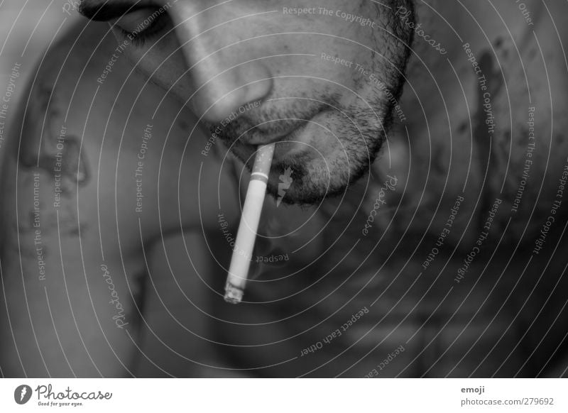 dirty maskulin Junger Mann Jugendliche 1 Mensch 18-30 Jahre Erwachsene Bart Dreitagebart bedrohlich Coolness Zigarette Rauchen Schwarzweißfoto Nahaufnahme