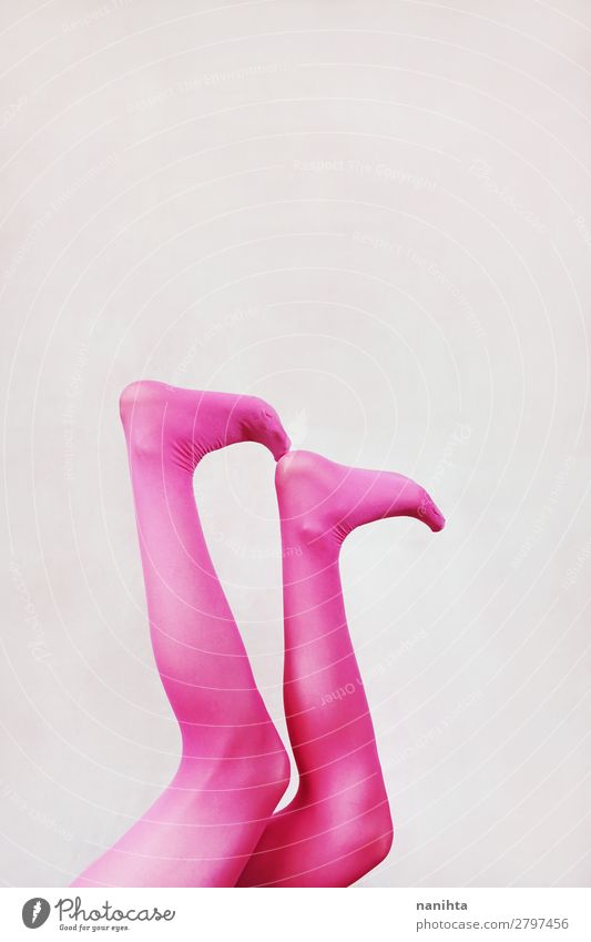 Weibliche Beine in rosa Strumpfhosen Stil Design feminin Frau Erwachsene Kunst Mode Unterwäsche ästhetisch Erotik lustig Surrealismus Entwurf konzeptionell