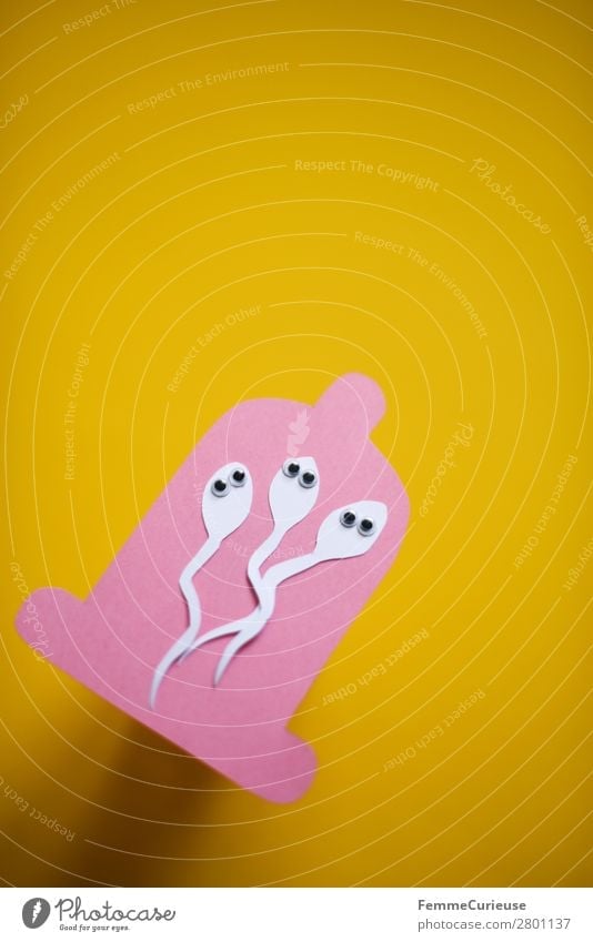 Contraception - sperm trapped in a condom Zeichen Sex Sexualität gelb rosa Auge Wackelaugen Verhütungsmittel Familienplanung Spermien Kondom Symbole & Metaphern